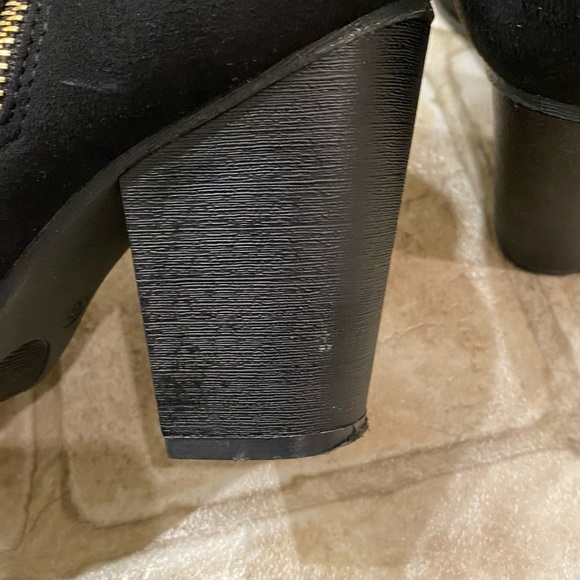 Journee Collection | outside zip | stacked heeled booties - Picture 7 of 9